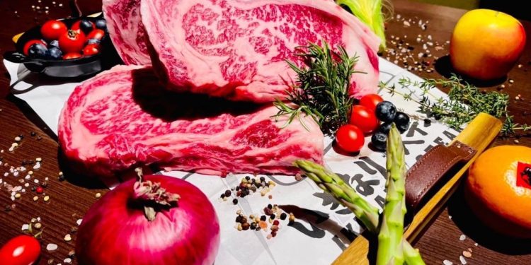 日本「IKINARI STEAK」牛排進軍台灣 現切現烤引領美食風潮