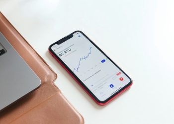 更勝00878、00919高股息ETF? 這檔基金讓你魚與熊掌兼得