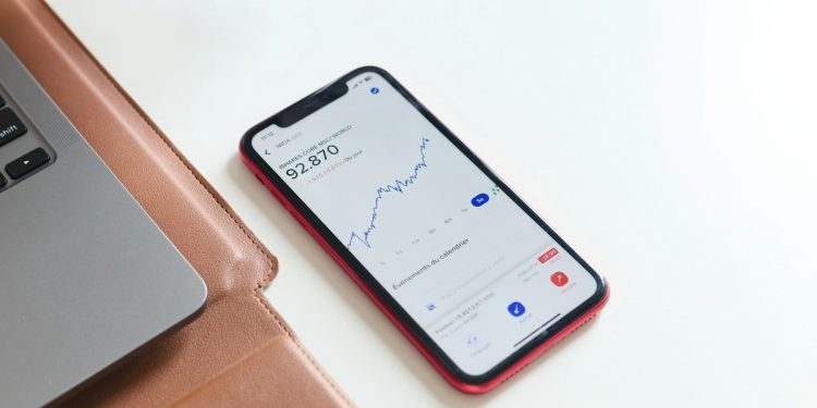 更勝00878、00919高股息ETF? 這檔基金讓你魚與熊掌兼得