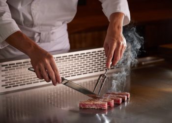 阪前鉄板焼き攜手新生代戲劇男神  以戲劇級體驗詮釋鐵板燒極致藝術