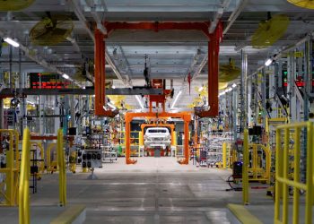 AI應用擴大！通用汽車攜手輝達 強化自駕技術與工廠規劃