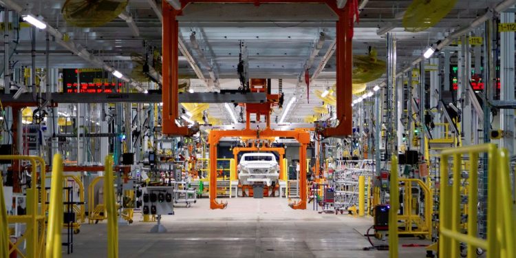 AI應用擴大！通用汽車攜手輝達 強化自駕技術與工廠規劃