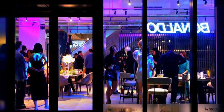 來不及飛去威尼斯?這場魅影盛宴 讓美學序章在零距離中綻放!