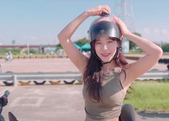 啦啦隊女神李多慧體驗！GR10酷樂機輕巧好戴又能錄滿10小時