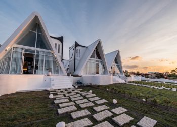 台灣人最愛出國？這座離島旅遊爆紅！Dcard網友激推夢幻Villa 一入住就不想走