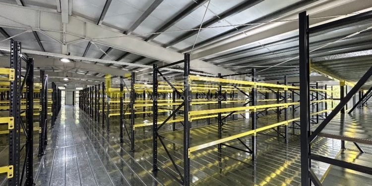 貨架與料架選購指南:如何挑選最適合倉儲管理的解決方案