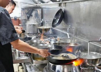 中壢青埔特色餐廳 限定菜色吃到飽 還能打室內高爾夫聚餐新體驗