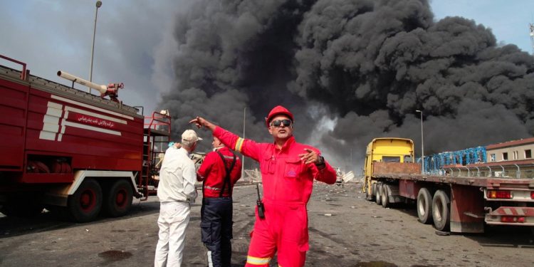 伊朗最大港爆炸疑化學品存放釀禍 航運及石油價格恐受影響