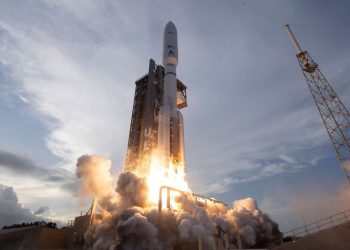 搶攻低軌通訊市場！亞馬遜Kuiper首批27顆衛星順利升空