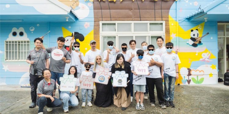 「灰」別過去點亮家園 凱歌園彩繪牆繪出新氣象