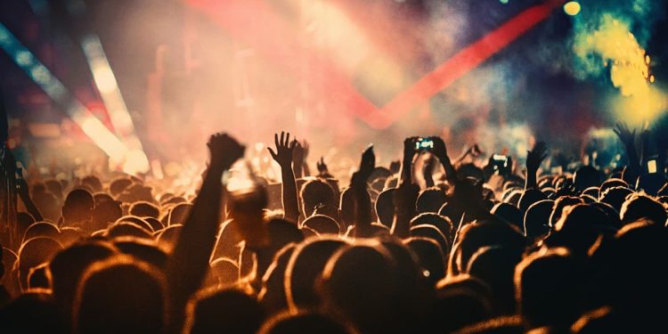 直播技術引領潮流　「IVE SCOUT」演唱會震撼登陸戲院！