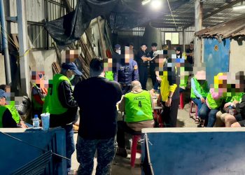 影／東港警破獲地下賭場 查扣賭資9萬逮15名賭客