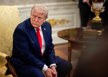 大逆轉！川普否認想解聘鮑爾 美股集體強彈、道瓊飆漲逾千點