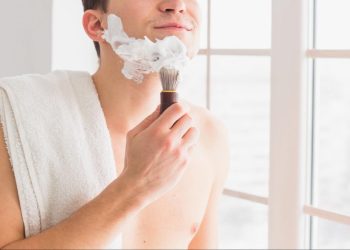 戀愛腦無極限 男大生刮鬍大改造？網友酸：工具人認證