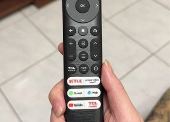 正妹靠「1神器」家裡秒變電影院！ 全網羨炸：好想加一