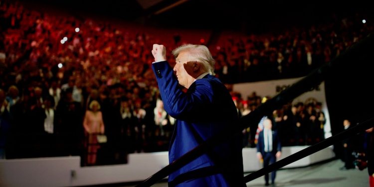 美國10大富豪資產一年暴增3千億美元 川普「稅改法」惹議