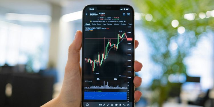 00929調高配息！ETF專家：之前沉潛是策略