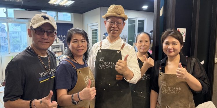 張仕霖吃素60年 從一顆水餃打造時尚音樂「執行長蔬食餐廳」