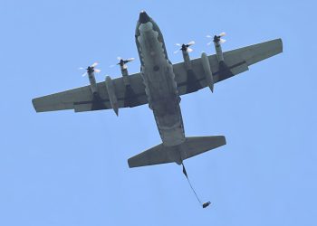 「傘兵騰空 鍛造勁旅」陸軍空訓中心多元跳傘展現戰力精進成果