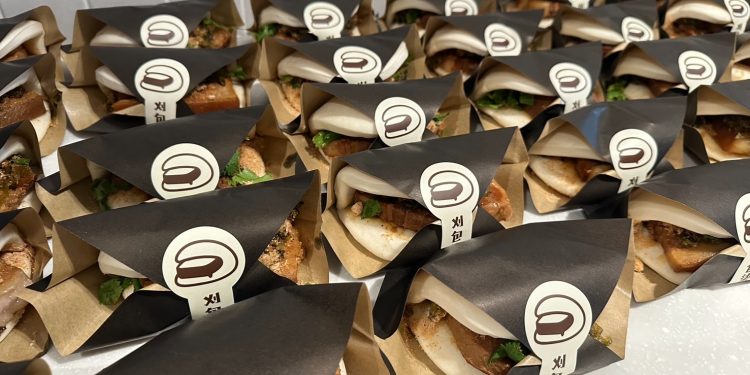 從爸爸手藝到創業路 刈包柒每一口都是家的味道