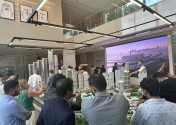 杜拜房市炙手可熱 台灣投資團直擊 抽籤買房、半日售罄成常態