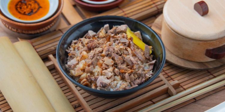 苗栗鴨香飯推薦 台南風味糖燻鴨肉飯 在地人熟門熟路老味道