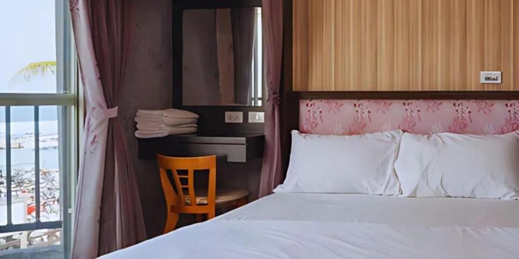 小琉球潛水住宿推薦 暢遊小琉球熱門潛點、與海龜共舞潛水體驗