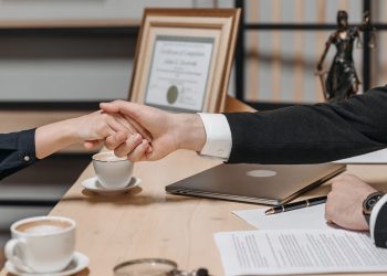 請律師要花多少錢？從收費到律師挑選一次公開，怎樣才最省！