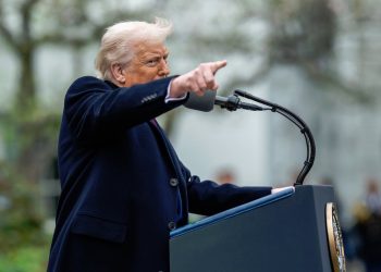 高舉「國安」大旗！川普重啟旅遊禁令 12國禁止入境