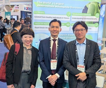 經濟部率團征戰2025北美生技展  雷文虎克展示全球最大「次世代益生菌AKK」