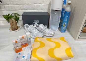 正妹狂推「1防曬神器」清爽不悶 網瘋下單：贈品拿到手軟