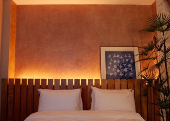 宜蘭網美包棟民宿推薦 山景第一排 開窗即見抹茶山療癒美景