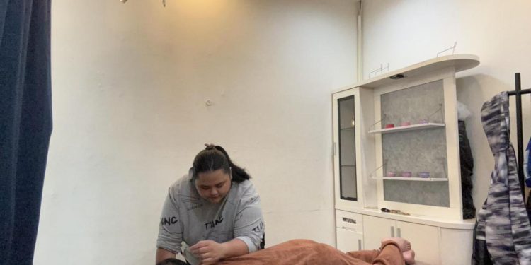 竹南按摩推薦 精油按摩放鬆身心 深層釋壓療癒小空間