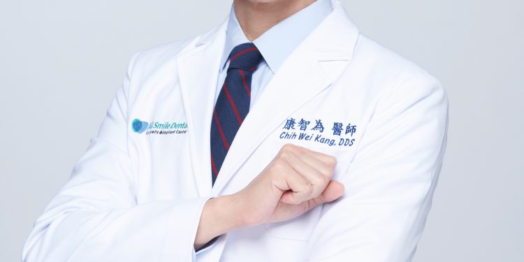 Dcard熱議牙齦萎縮原因 康智為牙醫師教你食補應對