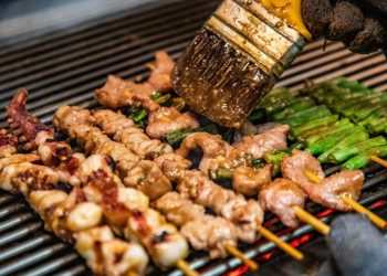 桃園八德宵夜推薦 兄弟創業平價串燒店 鮮嫩多汁香氣十足