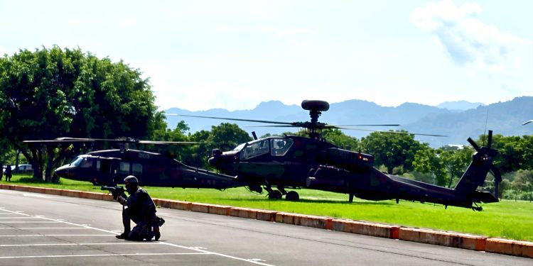 影/陸航601旅演合火力支援演練 執行油彈緊急整補作業