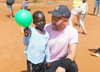 阿卡莎納即將籌備15年國際公益計劃 明年將登上時代廣場為孤兒宣傳