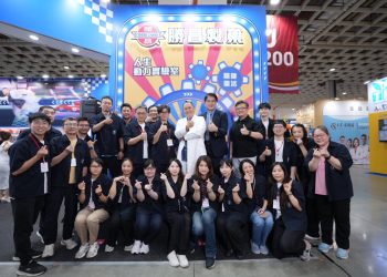 勝昌製藥全新設計閃耀2025生技展  代言人邰智源擔任一日店長人氣爆棚！