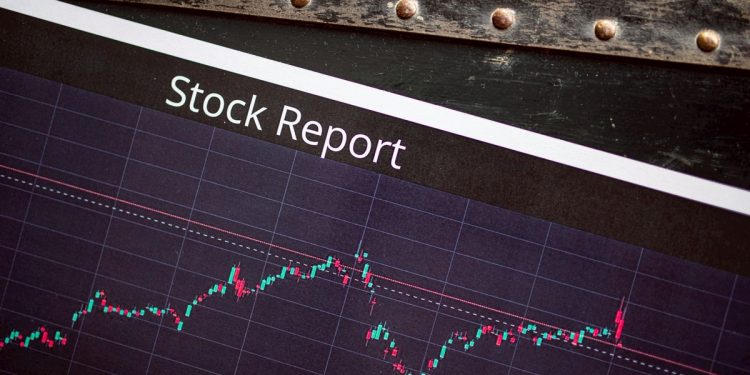 00938結合價值、成長又低波動!林艾比:優於0050、006208等老牌產品
