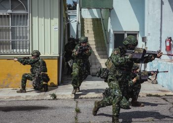 金防部烈嶼守備大隊實施逐次抵抗與砲陣地轉移演練