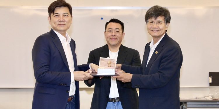 第七屆數位經濟暨產業發展協會  資策會人工智慧研究院長戴偉峻當選理事長