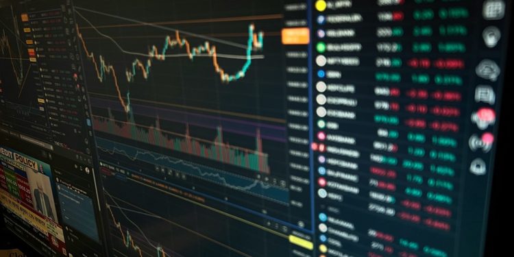 當債券從「送分題」變「送命題」 投資人怎麼布局才安心? 網友推這檔海外高息ETF 最近一次年化殖利率上看7%