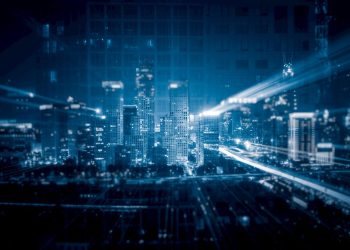 輝達市值首破四兆美元！00926.00924.00757狂漲…哪一檔ETF值得買？