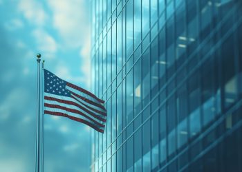 想追AI又怕回檔？00980T「拚穩穩賺」尖牙科技＋中天期美債！詹璇依：績效勝過純股票型ETF