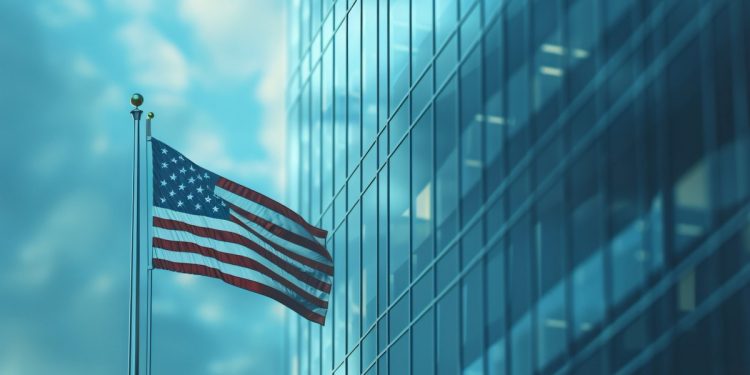 想追AI又怕回檔?00980T「拚穩穩賺」尖牙科技+中天期美債!詹璇依:績效勝過純股票型ETF