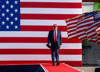 川普對14國啟動高額關稅 美股重挫、全球貿易緊張升溫