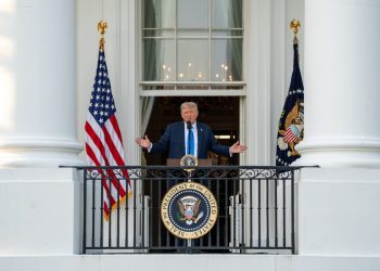 川普再掀貿易風暴 對巴西祭50%關稅、加拿大緊接中槍