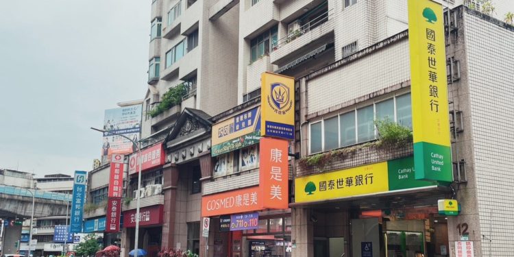 「一句提醒救了整個家庭」 行員親身經歷曝,讓眾網友讚爆