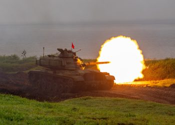 影/第一作戰區「要域火殲」 操演 多層火力、標槍飛彈實彈射擊