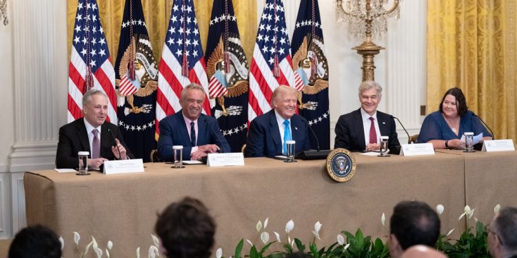 川普政府攜手蘋果等科技巨頭 宣布推動數位健康新聯盟